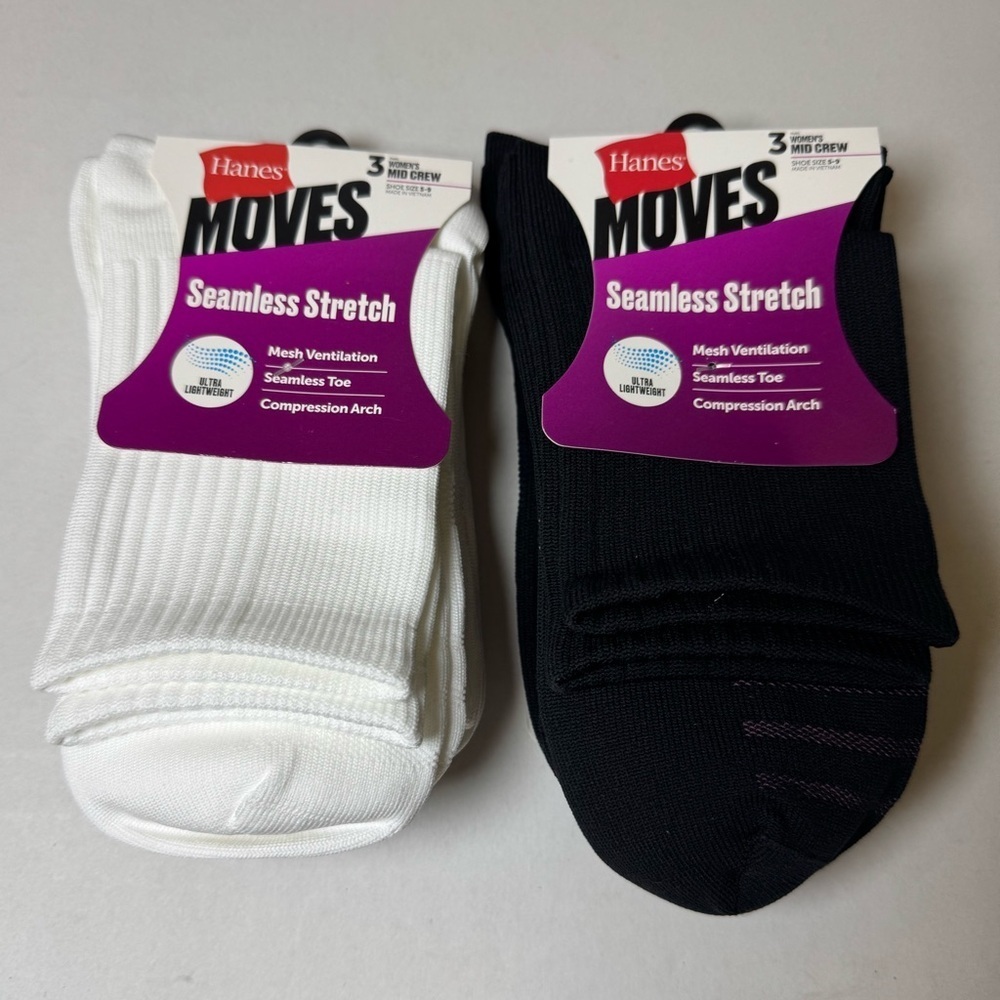 2 Hanes Moves Seamless Stretch Women Mid Crew Sock, 3-Pack Shoe Size 5-9